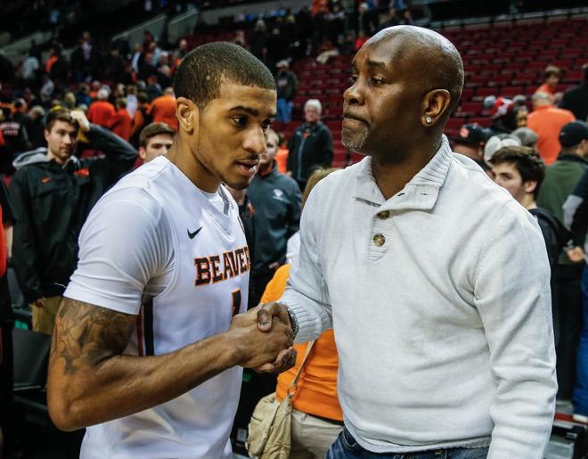 子何猷君入 子何猷君入