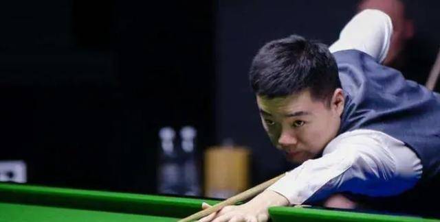 雄鹿客场击 雄鹿客场击